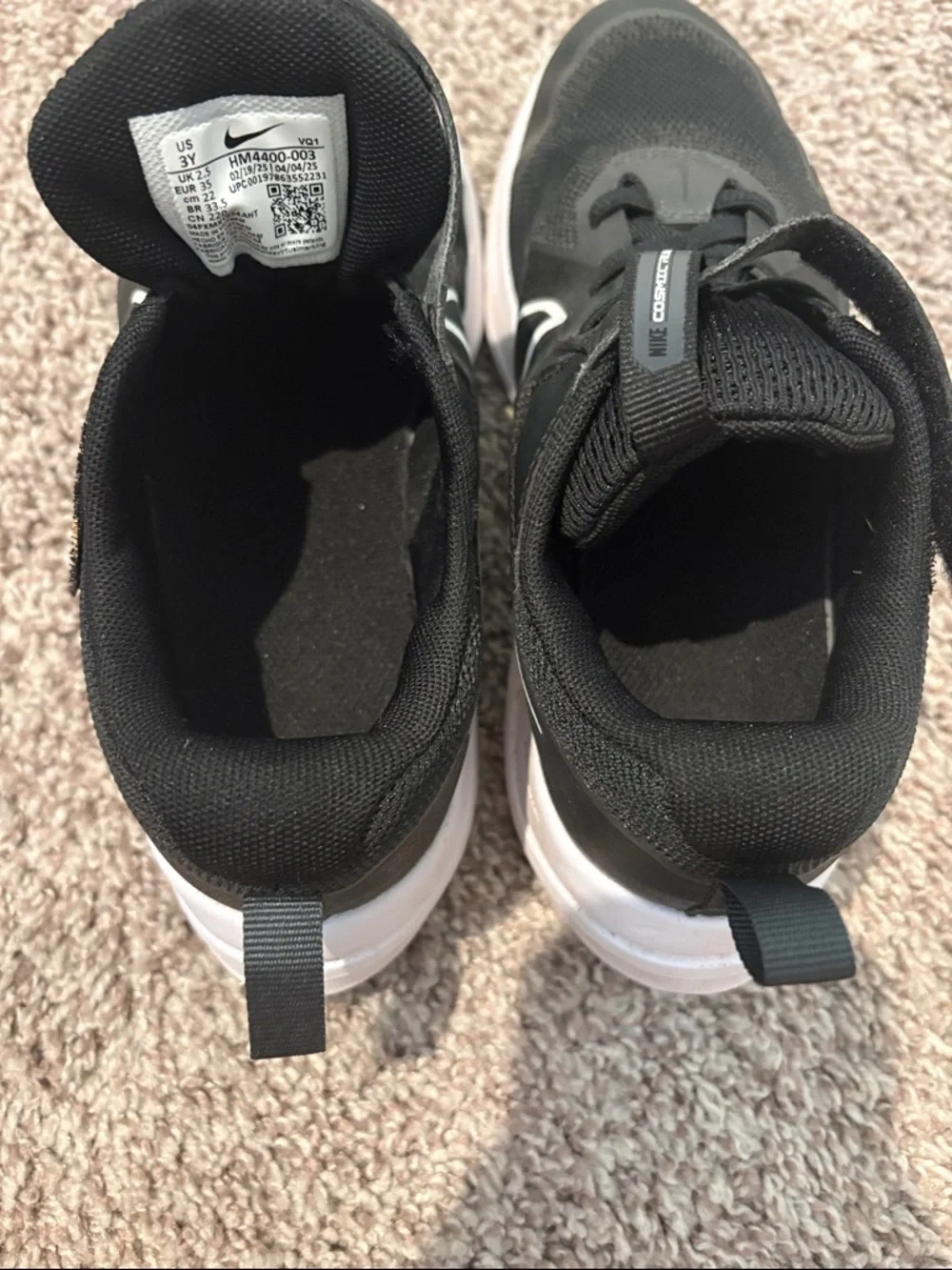 Nike Black and White Kids' Training Shoes - Picture 3 of 4